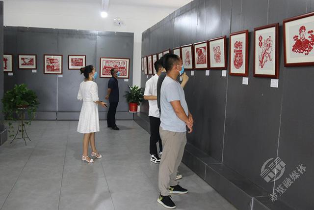 振兴区图书馆新领导引领未来，展望辉煌发展之路。